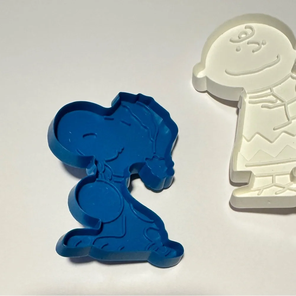 Charlie Brown Peanuts Cookie Cutters Set of 4 Linus Lucy Snoopy Comics